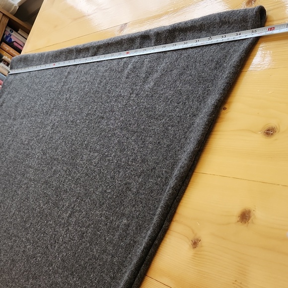 The Limited 100% Cashmere Shawl Wrap Pashmina Scarf Throw 35"W x 77"L - Picture 8 of 9